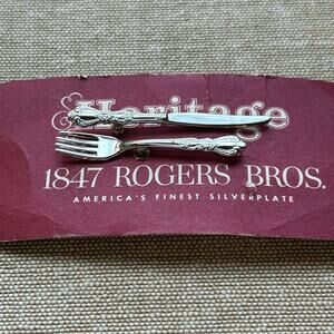 Heritage 1847 Rogers Brothers Silverplate Knive and Fork Pin Brooch Set